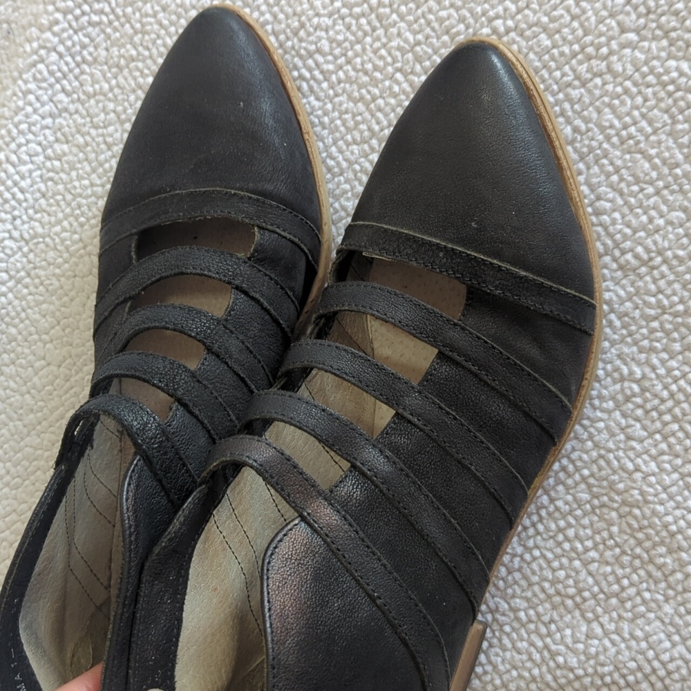 Free People Emma Black Leather Strappy Cut Out Pointed Toe Bootie Size 39 - Picture 5 of 9